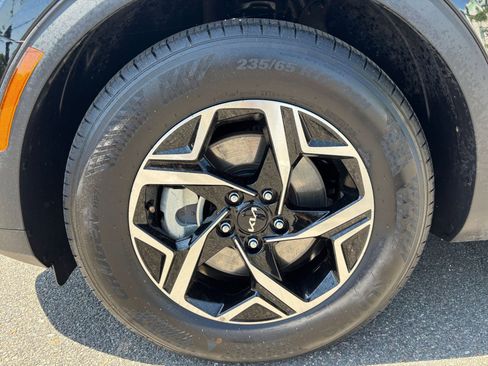 Used 2025 Kia Sportage LX FWD image 29