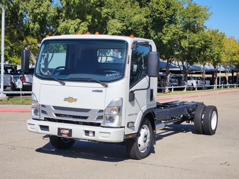 New 2024 Chevrolet Low Cab Forward RWD image 9