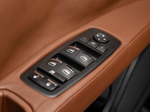 Used 2015 Maserati Quattroporte S Q4 AWD/4WD image 16