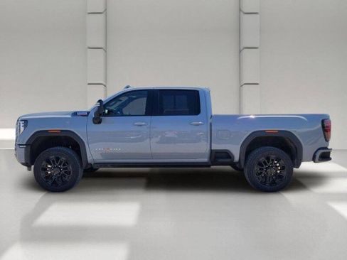 Used 2025 GMC Sierra 2500 AT4 w/ AT4 Premium Plus Package AWD/4WD image 4