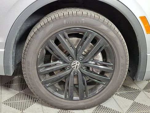 Used 2022 Volkswagen Tiguan SE R-Line AWD/4WD image 11