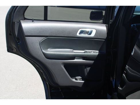 Used 2014 Ford Explorer XLT AWD/4WD image 11