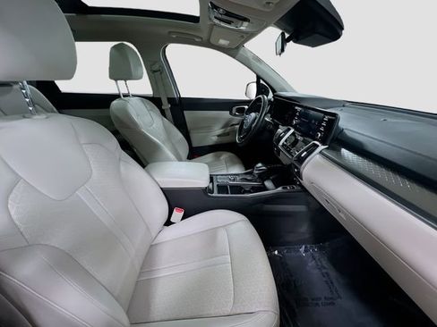 Certified 2021 Kia Sorento S w/ Panoramic Sunroof Package image 28
