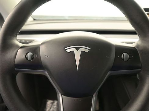 Used 2023 Tesla Model Y Long Range image 32