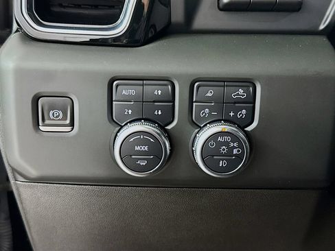 Used 2024 GMC Sierra 1500 Denali AWD/4WD image 11
