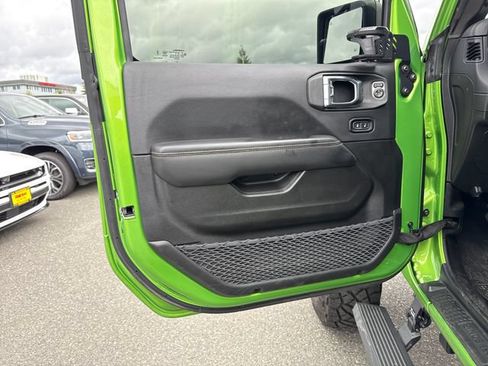 Used 2025 Jeep Wrangler Unlimited Rubicon 392 AWD/4WD image 16