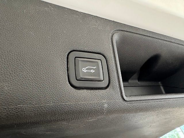Used 2019 GMC Terrain Denali w/ Advanced Safety Package AWD/4WD image 44