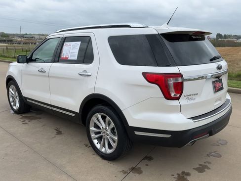 Used 2018 Ford Explorer Limited image 7