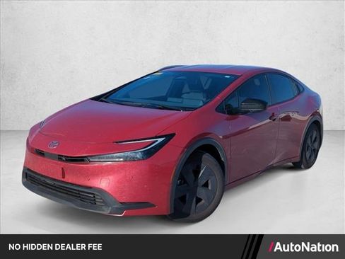 Used 2025 Toyota Prius LE FWD image 1