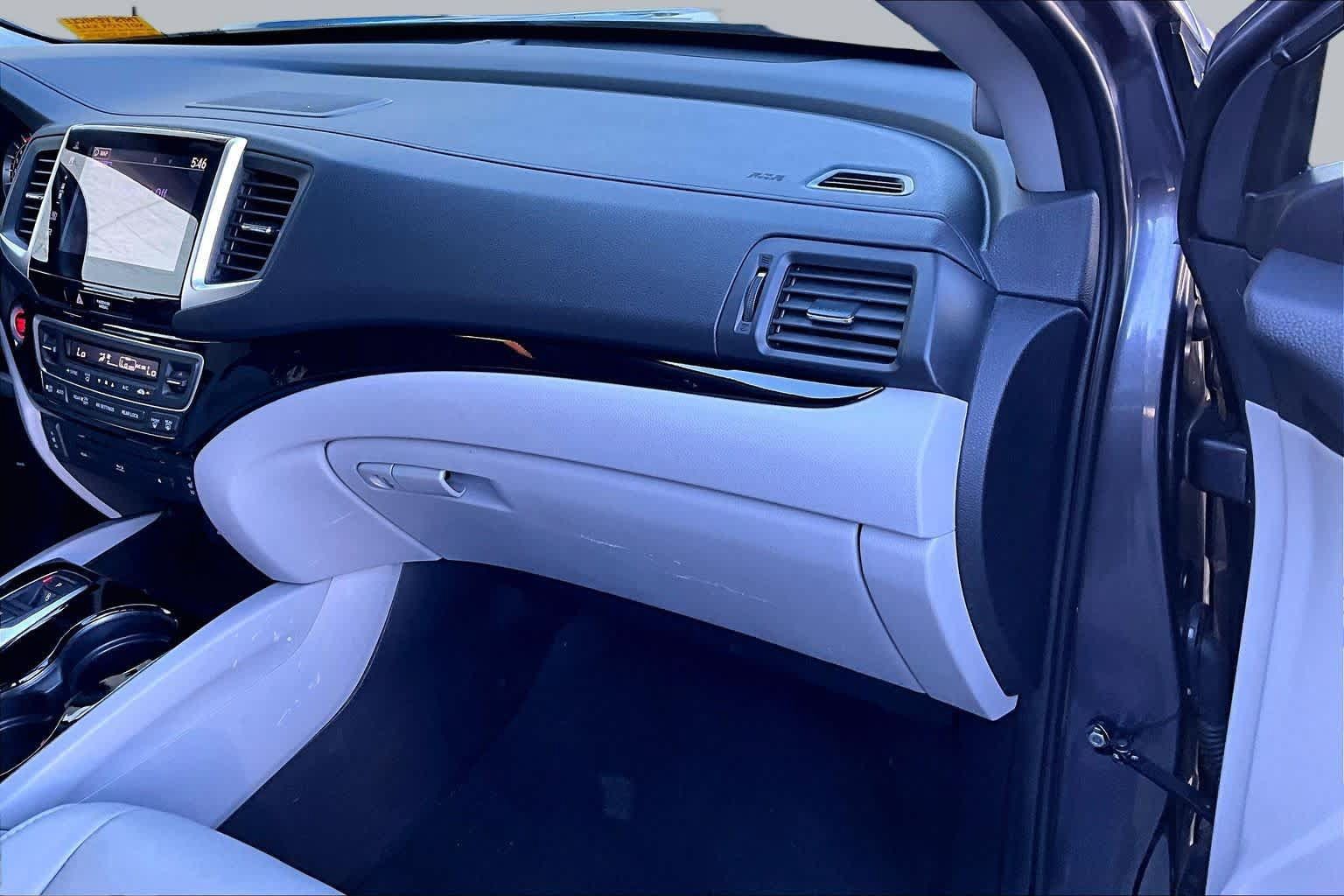 Used 2018 Honda Pilot Touring image 19