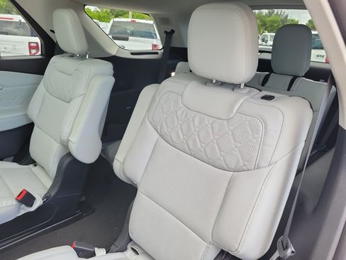 New 2026 Ford Explorer Platinum w/ LUX Leather Package AWD/4WD image 14