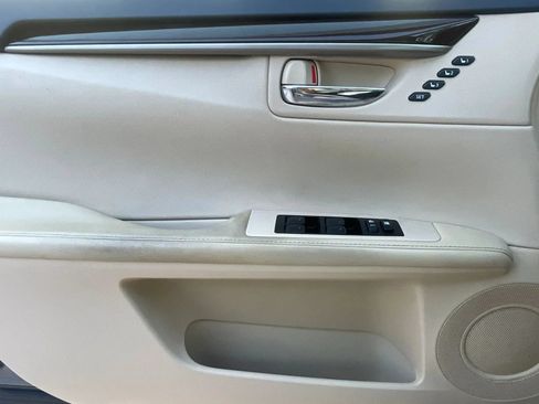 Used 2013 Lexus ES 350 w/ Luxury Pkg FWD image 40