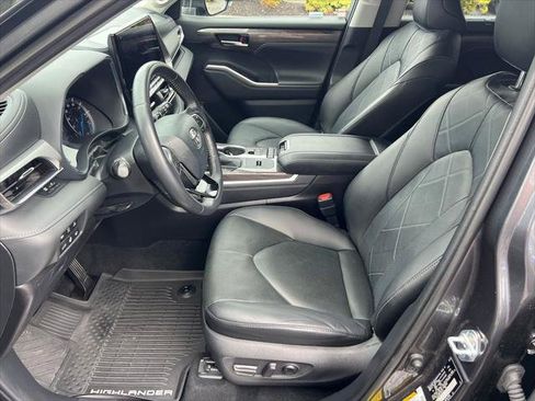 Certified 2020 Toyota Highlander Platinum AWD/4WD image 13