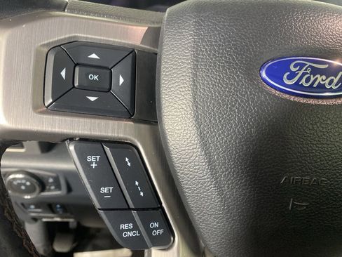 Used 2022 Ford F350 Platinum image 11