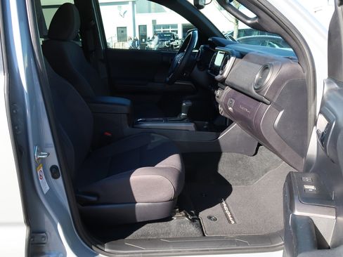 Used 2019 Toyota Tacoma TRD Off-Road image 41