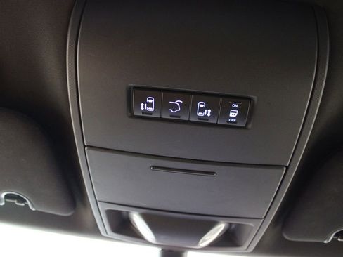 Used 2019 Dodge Grand Caravan SXT image 34