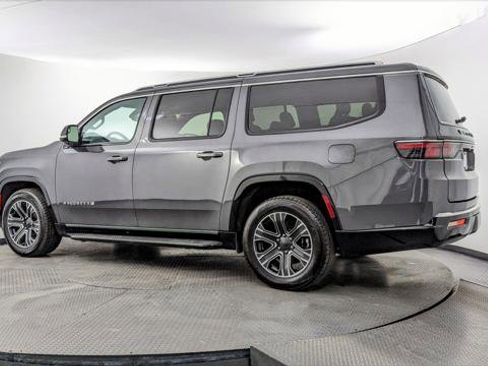 Used 2024 Jeep Wagoneer L Series II w/ Flexible Seating Group image 6