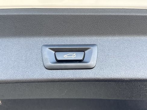 Used 2019 BMW X3 sDrive30i w/ Driving Assistance Package image 9