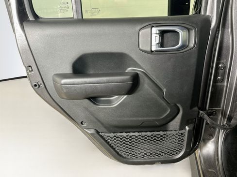Used 2020 Jeep Gladiator Rubicon AWD/4WD image 26