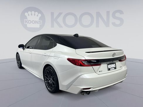 Used 2025 Toyota Camry XSE FWD image 8