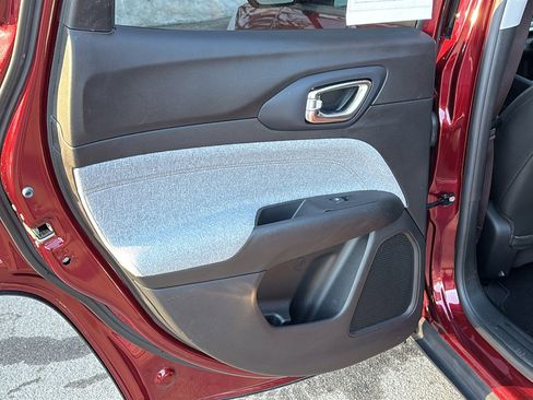 Certified 2022 Jeep Compass Latitude image 21