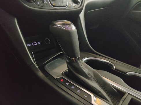Used 2021 Chevrolet Equinox LT FWD image 26