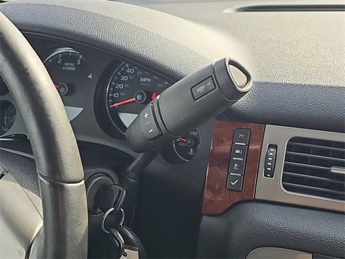 Used 2014 GMC Sierra 3500 SLT w/ SLT Convenience Package image 13