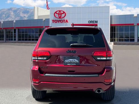 Used 2018 Jeep Grand Cherokee Altitude AWD/4WD image 4
