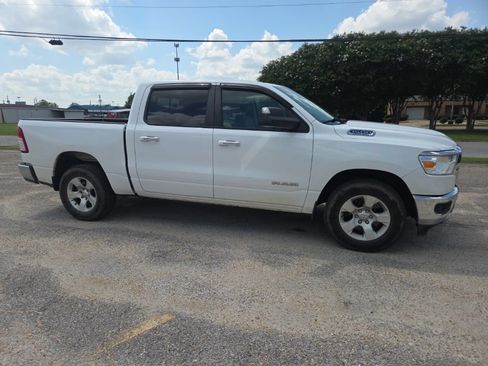 Used 2019 RAM 1500 Big Horn RWD image 12