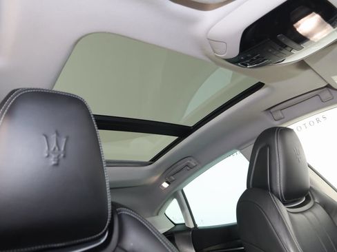 Used 2018 Maserati Levante S GranSport image 11