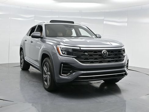 Used 2024 Volkswagen Atlas Cross Sport SEL R-Line AWD/4WD image 75