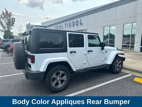 Used 2018 Jeep Wrangler Unlimited Sahara w/ Connectivity Group AWD/4WD image 8