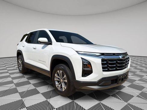 New 2026 Chevrolet Equinox LT w/ Safety and Technology Package FWD image 7