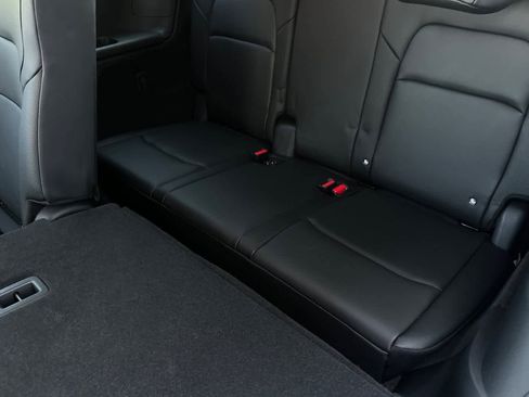 New 2025 Nissan Pathfinder SL image 18