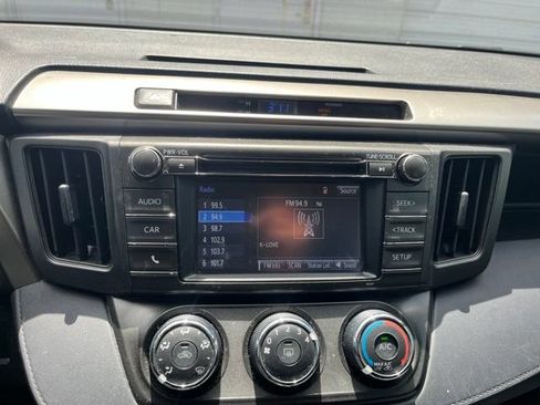 Used 2015 Toyota RAV4 LE FWD image 18