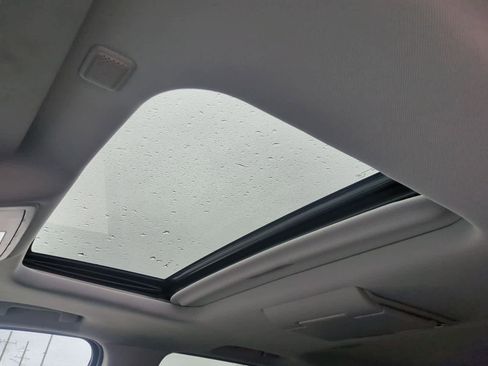 Used 2016 Chevrolet Suburban LTZ image 19