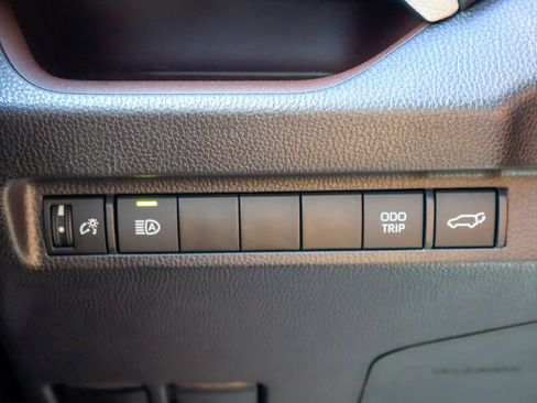 Used 2025 Toyota RAV4 Limited FWD image 20