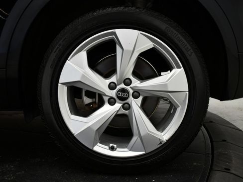Certified 2023 Audi Q5 2.0T Premium Plus w/ Premium Plus Package AWD/4WD image 17