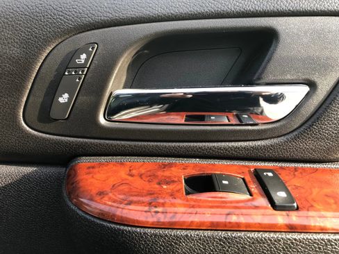 Used 2013 GMC Yukon SLT w/ SLT-2 Equipment Package image 40