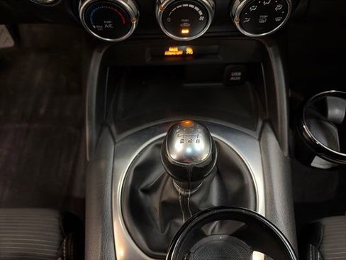 Used 2017 FIAT 124 Spider Classica image 24