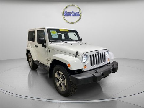 Used 2017 Jeep Wrangler Sahara w/ Connectivity Group image 6