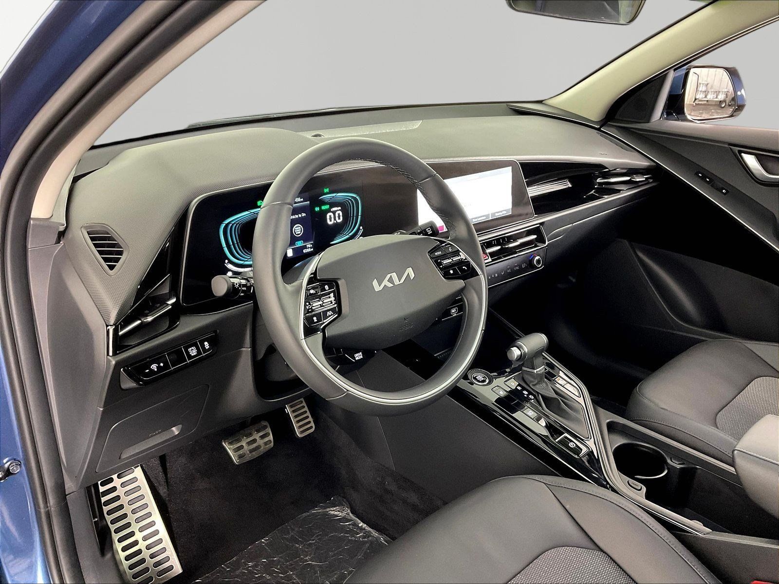 Used 2023 Kia Niro EX Touring FWD image 17