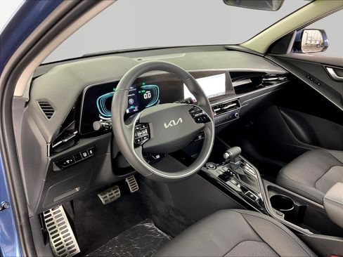 Used 2023 Kia Niro EX Touring FWD image 17