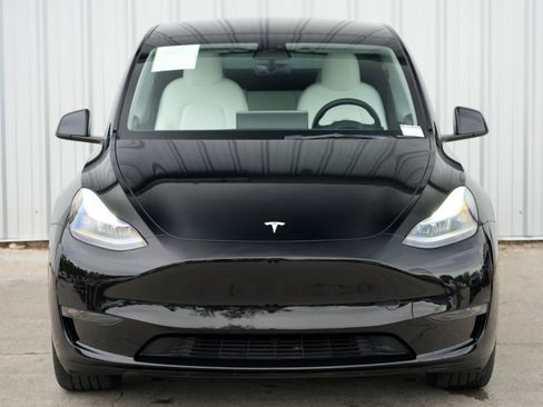Used 2023 Tesla Model Y Long Range image 51