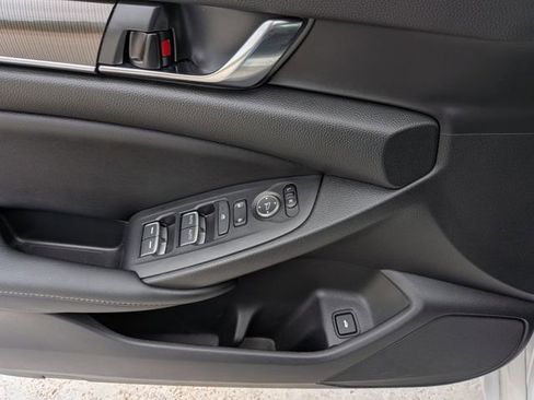 Used 2022 Honda Accord Sport image 9