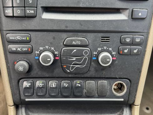 Used 2007 Volvo XC90 V8 image 17