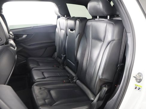 Used 2018 Audi Q7 3.0T Premium Plus w/ Premium Plus Package image 35