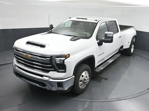 Used 2025 Chevrolet Silverado 3500 LTZ w/ LTZ Plus Package AWD/4WD image 35