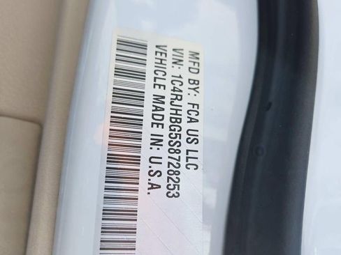 Used 2025 Jeep Grand Cherokee Limited image 38