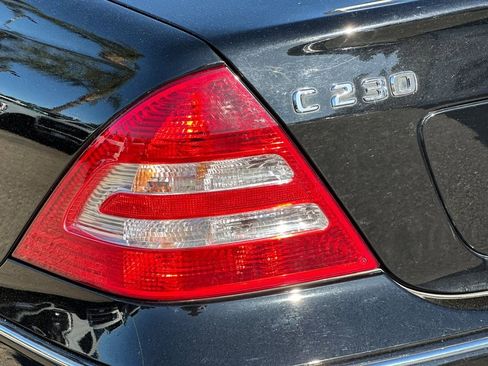 Used 2006 Mercedes-Benz C 230 Sedan image 29